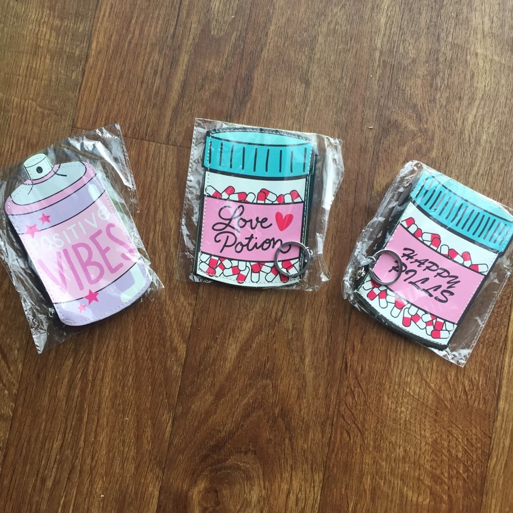 💕New! Keychain coin wallet pouch 💕 - Picture 2 of 3